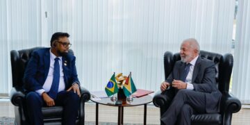WhatsApp Image 2025 06 14 at 5.41.39 PM De president van Guyana, Irfaan Ali, heeft de gerenommeerde landbouwwetenschapper Muhammad Ibrahim officieel voorgedragen als kandidaat voor het leiderschap van het Inter-Amerikaans Instituut voor Landbouwsamenwerking (IICA).