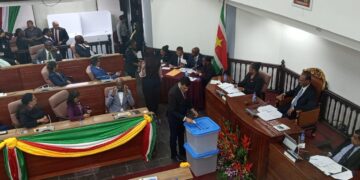 WhatsApp Image 2025 06 29 at 5.22.54 PM Na een “transparante” stemming is in De Nationale Assemblee (DNA) Ashwin Adhin gekozen tot voorzitter van De Nationale Assemblee...