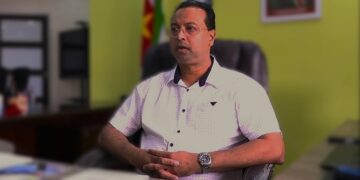 nurmohamed 2 Minister Riad Nurmohamed van Openbare Werken hoopt dat zijn opvolger capabel genoeg is om het ministerie te draaien. “Het is belangrijk dat de juiste persoon op het ministerie komt, want dit ministerie vraagt naar een persoon die de kwaliteiten, opleidingsniveau heeft en capabel is”, zegt de bewindsman in gesprek met TBN Prime Alert.