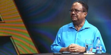 rusland Vicepresident Gregory Rusland stelt dat de nieuwe regering zich volledig zal inzetten om de sociaal-economische problemen in Suriname doelgericht aan te pakken. Het verbeteren van de leefsituatie van de burger staat daarbij centraal...