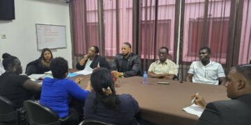 520983825 1154619083364595 8073759695748572974 n Minister Lalinie Gopal van Jeugdontwikkeling en Sport heeft op donderdag een kennismakingsbezoek gebracht aan de directie van haar ministerie. Tijdens deze bijeenkomst kreeg de leiding van de directoraten Jeugd en Sport de gelegenheid om het beleidskader, lopende projecten en reeds behaalde resultaten toe te lichten.