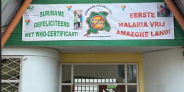 MZ malaria e1752610579219 Hoewel Suriname officieel door de Wereldgezondheidsorganisatie (WHO) als malaria-vrij is erkend, blijft de dreiging van herintroductie reëel. Tijdens een speciale vergadering van de Malaria Eliminatie Taskforce op maandag 7 juli 2025 werd onderstreept dat het noodzakelijk is om financiële middelen vrij te maken om het post-eliminatiebeleid te kunnen continueren...