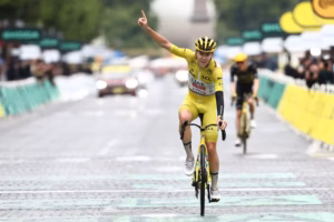 Tadej Pogačar Tourzege 2025 Tadej Pogačar viert zijn vierde Tour de France-titel. Anne-Christine Poujoulat/AFP/Getty Images