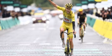 Tadej Pogačar Tourzege 2025 Tadej Pogačar viert zijn vierde Tour de France-titel. Anne-Christine Poujoulat/AFP/Getty Images