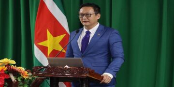 Tsang OWRO Minister Tsang pleit voor tolheffing op zwaar transport om bruggen beter te onderhouden, na de gedeeltelijke instorting van de Witagronbrug.