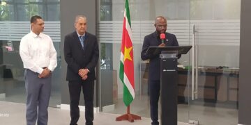 VGnew3 Bij zijn eerste ontmoeting met het personeel van het ministerie van Volksgezondheid heeft minister André Misiekaba een duidelijke boodschap afgegeven: deskundigheid zal leidend zijn in het beleid en personeelsbeleid van zijn ministerie.