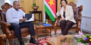 WhatsApp Image 2025 07 19 at 09.14.41 De Amerikaanse minister van Buitenlandse Zaken, Marco Rubio, heeft in een telefonisch gesprek zijn felicitaties overgebracht aan president Jennifer Geerlings-Simons en de steun van de VS aan haar regering bevestigd...