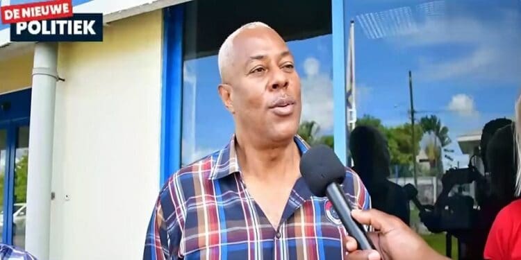 Bondsvoorzitter, Jerrel Mac-Intosch. Beeld: D-TV