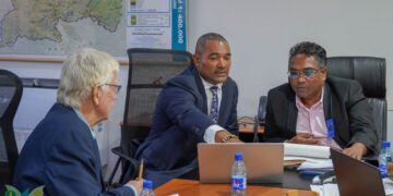 02.Image 2025 08 22 1536x1053 1 Het ministerie van Landbouw, Veeteelt en Visserij (LVV) heeft donderdag een delegatie van de internationale natuurorganisatie Re:wild ontvangen voor een oriënterend gesprek over mogelijke samenwerking op het gebied van duurzaamheid. Minister Mike Noersalim sprak van een constructieve en veelbelovende ontmoeting.