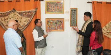 530231690 1177733684389774 4430174379966566568 n In het Swami Vivekanand Cultureel Centrum, SVCC, verrichtten Voorzitter Ashwin Adhin van De Nationale Assemblee en de ambassadeur van India in Suriname, Subhash Gupta, de officiële opening van de Tentoonstelling Maithili-schilderijen, op vrijdag 8 augustus 2025..