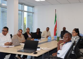 530246769 1163393689156266 8253765461248768650 n Minister André Misiekaba van Volksgezondheid, Welzijn en Arbeid heeft samen met diverse stakeholders een intensief overleg gevoerd met Port Health om de grensgezondheidscontrole in Suriname te versterken...