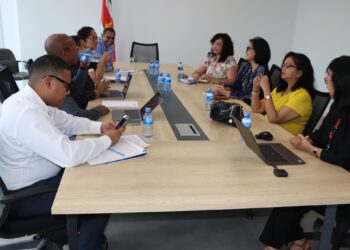 530782294 1167640728731562 4458871887133411758 n De Interdisciplinaire Commissie Medische Wetgeving heeft op maandag 11 augustus een constructief overleg gevoerd met directeur Rakesh Gajadhar Sukul en het adviseursteam van minister André Misiekaba van Volksgezondheid, Welzijn en Arbeid...