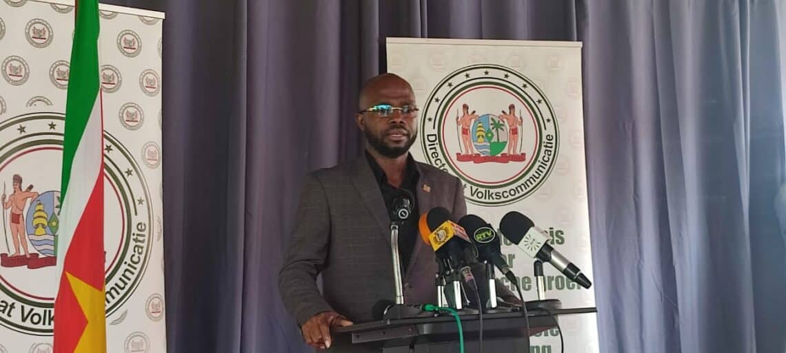 Andre Misiekaba POLITIEK & ECONOMIE | MISDAAD & POLITIE | INGEZONDEN | COLUMN & OPINIE | ENTERTAINMENT | SPORT | GEZONDHIED | KEY NEWS |