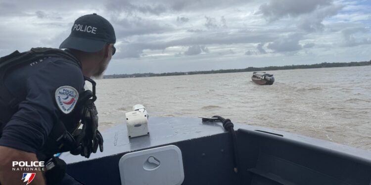 Atipa Een eerdere operatie, uitgevoerd van 28 juli tot 3 augustus, resulteerde in de controle van 1505 personen. Daarbij werden 95 illegale migranten uitgezet en 9 gezochte personen gearresteerd. Ook zijn goederen afkomstig uit Suriname in beslaggenomen, waaronder 40 gram marihuana en 12 liter verboden gewas beschermingsmiddelen.