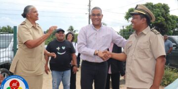 IMG 9890 1536x1024 1 Minister Andrew Baasaron van Economische Zaken, Ondernemerschap en Technologische Innovatie (EZ) heeft op vrijdag 15 augustus 2025 werkbezoeken gebracht aan de dependances in de districten Coronie en Nickerie.