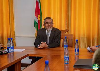 KON 6748 2048x1365 1 Minister Stanley Soeropawiro van Grondbeleid en Bosbeheer (GBB) heeft donderdag een delegatie van bewoners uit Reeberg ontvangen op zijn ministerie...