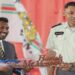 Juspol minister Harish Monorath en korpschef Brian Isaacs van het KPS. Beeld: ministerie Juspol