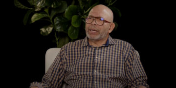 Screenshot 2025 08 25 063124 Minister van Onderwijs, Wetenschap en Cultuur, Dirk Currie, benadrukt dat de kwaliteit van het Surinaamse onderwijs niet opgeofferd mag worden, ondanks de teleurstellende slagingspercentages dit jaar. Hij pleit voor betere begeleiding en digitalisering in het onderwijs...