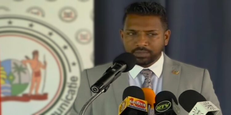 harish monorath Minister Harish Monorath van Justitie en Politie heeft forse kritiek geuit op de manier waarop de vorige regering voertuigen heeft aangeschaft voor de politie, brandweer en andere korpsen.