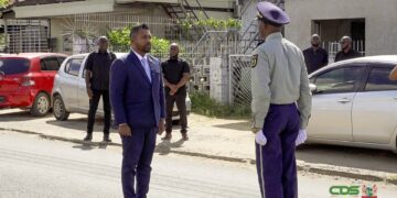 juspol 8 De Beveiligings- en Bijstandsdienst Suriname (BBS) speelt een onmisbare rol in het waarborgen van de veiligheid in het land. Dat benadrukte minister Harish Monorath van Justitie en Politie op maandag 18 augustus 2025 tijdens een kennismakingsbezoek aan de dienst...