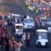 pope leo xiv Op een veld in Tor Vergata, net buiten Rome, zijn zaterdagavond naar schatting 800.000 tot 1 miljoen jonge pelgrims uit 146 landen samengekomen voor een indrukwekkende gebedswake met paus Leo XIV. De bijeenkomst vormt een hoogtepunt van het Jubeljaar van de Jeugd binnen het Heilig Jaar van de Katholieke Kerk.