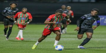 SV Robinhood in actie tegen Central FC. beeld Robinhood/facebook