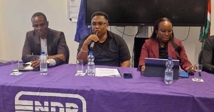 Diaspora dringt aan op meer structurele betrokkenheid bij Surinaams beleid 1 546879429 1283362940501539 6827184730273278623 n Personen van Surinaamse afkomst (PSA) in Nederland hebben tijdens een drukbezochte bijeenkomst duidelijk gemaakt dat zij niet langer incidenteel, maar structureel willen worden betrokken bij de beleidsontwikkeling in Suriname. De aanwezigen wezen op hun kennis, ervaring en internationale netwerken als een onmisbare aanvulling voor de ontwikkeling van het land...