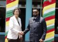 548096060 122171101820425497 60414079838060544 n President Irfaan Ali van Guyana is zojuist aangekomen in Suriname voor een officieel werkbezoek. In het rijstdistrict Nickerie staat een ontmoeting met president Jennifer Simons op het programma, waar beide staatshoofden in gesprek gaan over uiteenlopende vraagstukken die van groot belang zijn voor de toekomst van beide landen...