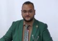 Hakiem Lalmohamed VHP VHP-parlementariër Hakiem Lalmohamed stelt dat niet alleen de samenleving de buikriem moet aanhalen, maar ook de overheid zelf. Volgens hem is een eenvoudige manier om kosten te besparen het behouden van functionarissen die al in dienst zijn, in plaats van hen te vervangen onder het mom van “gewijzigde beleidsinzichten”...
