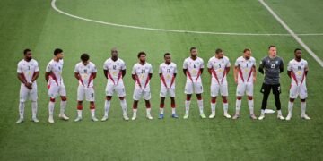 Natio VS Panama Als Natio een tweede wedstrijd speelt tegen Panama, op de manier zoals het deed donderdagavond, is de kans bijna nul dat die ontmoeting zonder doelpunt zal eindigen. Na donderdag mag er niet van worden uitgegaan dat Suriname, in verdedigend opzicht, nog een hele wedstrijd zoveel geluk zal hebben. Het goede nieuws daarbij is wel dat, met de offensieve wapens die het bezit, het ook vrij onwaarschijnlijk is dat Natio twee duels achtereen niet zal scoren.
