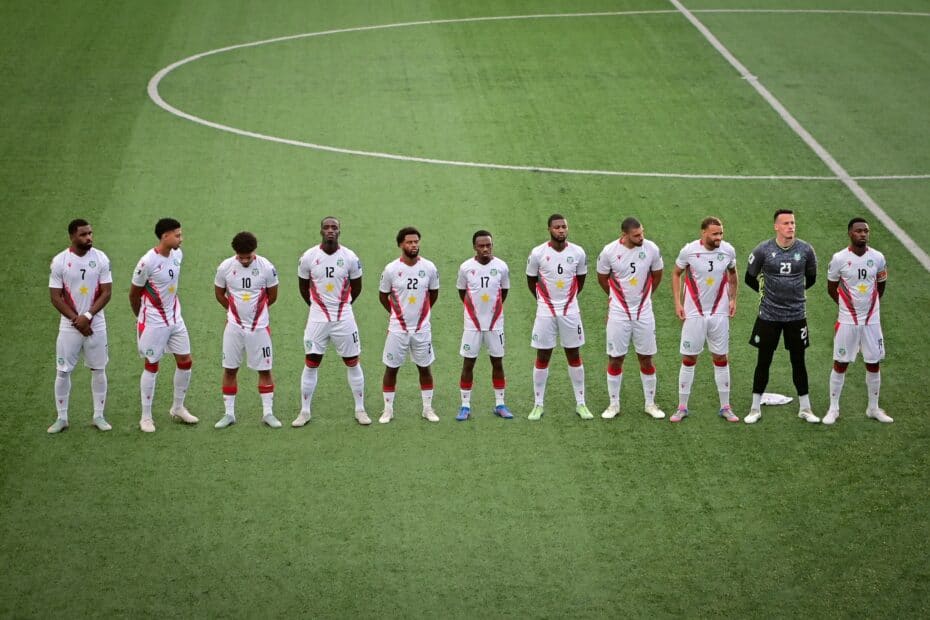 Natio VS Panama Als Natio een tweede wedstrijd speelt tegen Panama, op de manier zoals het deed donderdagavond, is de kans bijna nul dat die ontmoeting zonder doelpunt zal eindigen. Na donderdag mag er niet van worden uitgegaan dat Suriname, in verdedigend opzicht, nog een hele wedstrijd zoveel geluk zal hebben. Het goede nieuws daarbij is wel dat, met de offensieve wapens die het bezit, het ook vrij onwaarschijnlijk is dat Natio twee duels achtereen niet zal scoren.