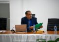 Radjesh Radjkoemar1 Het Ministerie van Volksgezondheid, Welzijn en Arbeid (VWA) heeft de arbeidsovereenkomst van de waarnemend directeur van de Stichting Regionale Gezondheidsdienst (RGD), Radjesh Radjkoemar, per direct opgezegd...