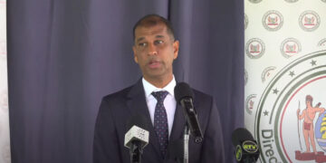 Minister Patrick Brunings gaat in op de kritiek over zijn ontmoeting met diaspora tijdens zijn vakantie