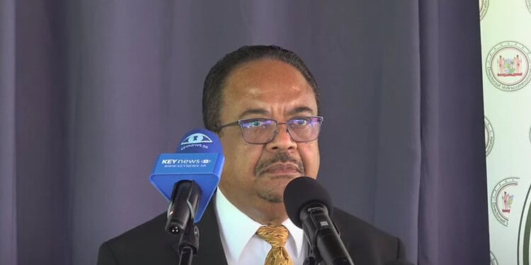 Screenshot 2025 09 18 132555 De overeenkomst met het Chinese mijnbouwbedrijf Chinalco wordt opnieuw beoordeeld door de regering. Vicepresident Gregory Rusland benadrukt dat het onderwerp politiek en maatschappelijk gevoelig ligt, vooral gezien de voorgeschiedenis en de aanhoudende kritiek vanuit de samenleving, met name van inheemse gemeenschappen...