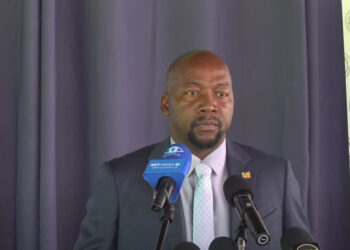 Screenshot 2025 09 18 132956 In de komende tijden zal er een enorm tekort aan stroom ontstaan, als uitbreidingsprojecten uitblijven. Dit deelde minister David Abiamofo van Natuurlijke Hulpbronnen woensdag mee aan journalisten voor de aanvang van de vergadering van de Raad van Ministers...