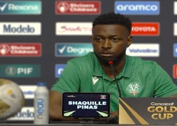 Shaquille Pinas Het Zweeds Hammarby IF heeft overeenstemming bereikt met Al-Kholood FC over een transfer van Surinaams international Shaquille Pinas. De linksback, die bij ADO Den Haag zijn debuut maakte in het profvoetbal, verlaat de club na drie jaar.