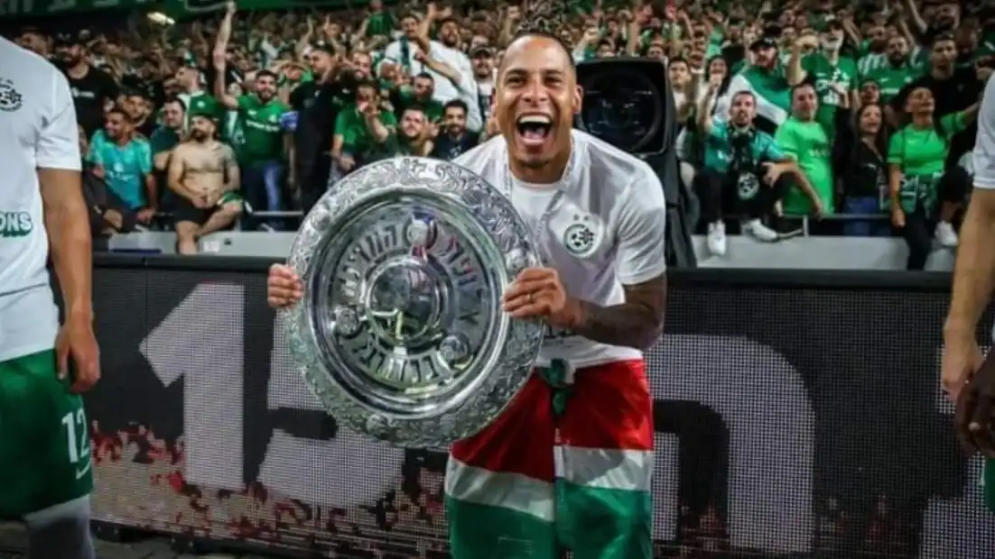 Tjaronn Chery stopt als international voor Suriname Er zijn wat verrassingen gekomen met de eindselectie van Natio, in verband met de aanstaande duels tegen Guatemala, thuis op 10 oktober en Panama uit, vier dagen later. De belangrijke Gyrano Kerk ontbreekt vanwege blessureleed, maar zijn afwezigheid wordt overschaduwd door drie namen op de lijst van spelers,...