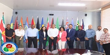 Vereniging Surinaams Bedrijfsleven EZOTI 5 Minister Andrew Baasaron van Economische Zaken, Ondernemerschap en Technologische Innovatie (EZOTI) heeft op 18 september een delegatie van de Vereniging Surinaams Bedrijfsleven (VSB) ontvangen. De ontmoeting stond in het teken van gezamenlijke inspanningen om het ondernemingsklimaat te versterken en kansen voor nauwere samenwerking tussen overheid en bedrijfsleven te verkennen.