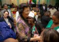 WhatsApp Image 2025 09 22 at 20.26.32 President Jennifer Simons heeft tijdens een bijeenkomst in New York Surinamers in de Verenigde Staten opgeroepen actief mee te helpen aan de verdere ontwikkeling van hun land. Het staatshoofd sprak haar landgenoten toe tijdens haar verblijf in de VS voor deelname aan de 80ste Algemene Vergadering van de Verenigde Naties.