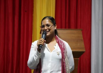 WhatsApp Image 2025 09 27 at 1.26.39 AM De recente ontwikkelingen rond de rol van de First Gentleman, Glenn Geerlings, vragen om duidelijke en principiële stellingname. Als lid van De Nationale Assemblée en vertegenwoordiger van de VHP voel ik de verantwoordelijkheid om dit debat openlijk te voeren...