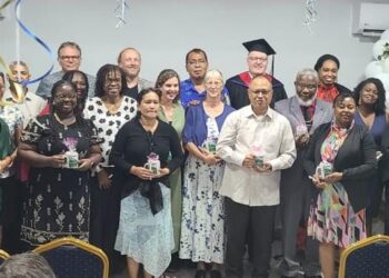 WhatsApp Image 2025 09 28 at 9.29.36 AM Op donderdag 25 september 2025 is in Paramaribo Het Christelijk Centrum officieel geopend, gelijktijdig met de start van het nieuwe collegejaar van de Evangelical School of Theology (EST). De feestelijke dag werd bijgewoond door studenten, docenten, christelijke leiders en partnerorganisaties...