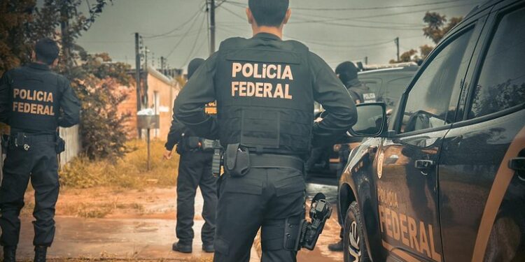 amapa De federale politie van Brazilië heeft vrijdag (5 september) de Operatie Albina gelanceerd met het doel mensensmokkel in de noordelijke grensstreek van het land te bestrijden. De operatie onderzoekt met name mensensmokkel tussen Suriname en Brazilië.