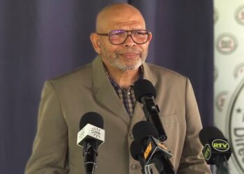 currie rvm “Als we kijken naar het percentage van hoogopgeleiden in Suriname, dan is dat relatief laag”, zei minister Dirk Currie onlangs in Sranan Tori.
