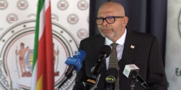 dirk currie minowc Per 3 oktober hadden 1533 leerlingen nog geen plek op een school. Dit maakte minister Dirk Currie van Onderwijs, Wetenschap en Cultuur woensdag bekend voor de aanvang van de vergadering van de Raad van Ministers.