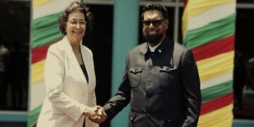 simons ali 1 President Jennifer Geerlings-Simons en president Mohamed Irfaan Ali willen dat er een dialoog komen en uiteindelijk een vreedzame oplossing over het betwist Tigri gebied.