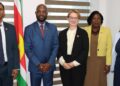 volksgezondheid De minister van Volksgezondheid, Welzijn en Arbeid (VWA), André Misiekaba, heeft de afgelopen dagen gesprekken gevoerd met de ambassadeurs van Cuba, China, Brazilië en de Verenigde Staten, evenals met de VN-vertegenwoordiger in Suriname. Centraal stond de versterking van de samenwerking op het gebied van gezondheidszorg en welzijn.