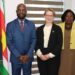 volksgezondheid De minister van Volksgezondheid, Welzijn en Arbeid (VWA), André Misiekaba, heeft de afgelopen dagen gesprekken gevoerd met de ambassadeurs van Cuba, China, Brazilië en de Verenigde Staten, evenals met de VN-vertegenwoordiger in Suriname. Centraal stond de versterking van de samenwerking op het gebied van gezondheidszorg en welzijn.