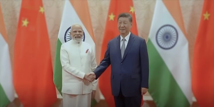xi jin pin modi India en China zijn ontwikkelingspartners en geen rivalen, aldus premier Narendra Modi en president Xi Jinping tijdens hun historische ontmoeting zondag. Modi bezoekt China voor het eerst in zeven jaar voor een bijeenkomst van de Shanghai Cooperation Organisation.