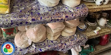 1 De Economische Controle Dienst (ECD) heeft woensdag een supermarkt aan de Van Idsingastraat tijdelijk laten sluiten wegens onhygiënische omstandigheden, ontbrekende prijsaanduidingen en het gebruik van niet-gekeurde weegschalen. De maatregel is genomen in het belang van de volksgezondheid.