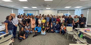 2025.10.18 Youthconsultancy OGM UNICEF 24 1536x815 1 Surinaamse jongeren vragen om klimaateducatie in het curriculum, structurele platforms voor inspraak en investeringen in groene banen. Hun aanbevelingen worden verwerkt in NDC 3.0, het nationale klimaatactieplan dat begin november wordt afgerond. Tijdens een jeugdconsultatie op zaterdag 18 oktober 2025, georganiseerd door het Ministerie van Olie, Gas en Milieu in samenwerking met UNICEF Suriname..